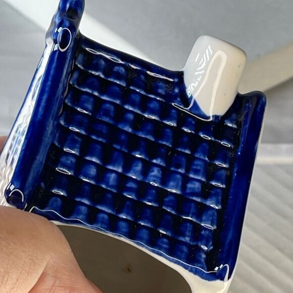 VTG Delft Blue ceramic house ashtray. - Picture 7 of 10